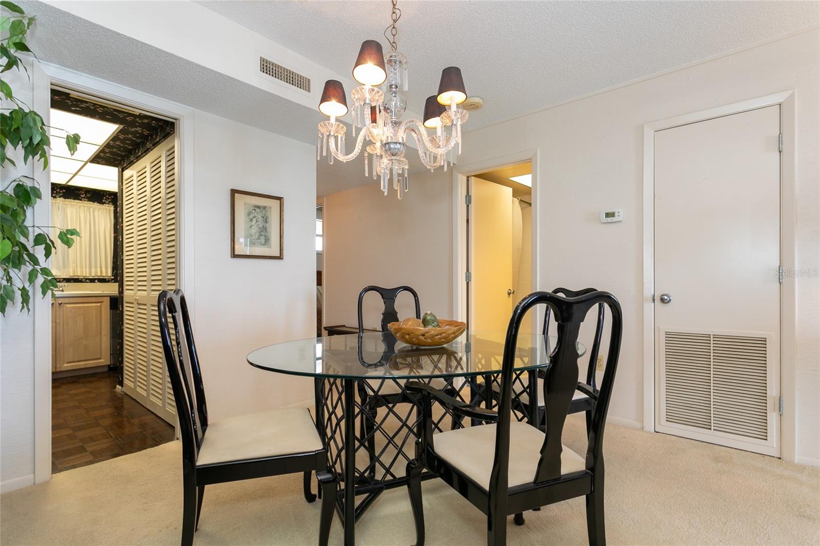 Image 14 of 39 For 633 Alhambra Road 605