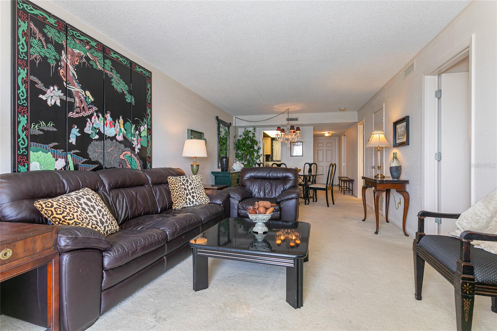 Image 17 of 39 For 633 Alhambra Road 605