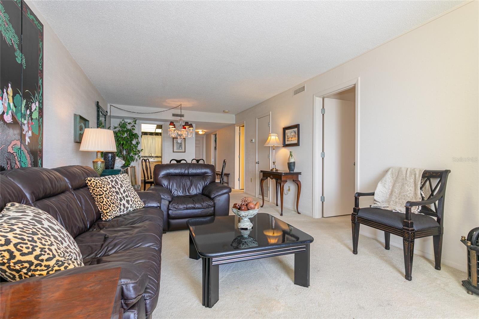 Image 19 of 39 For 633 Alhambra Road 605