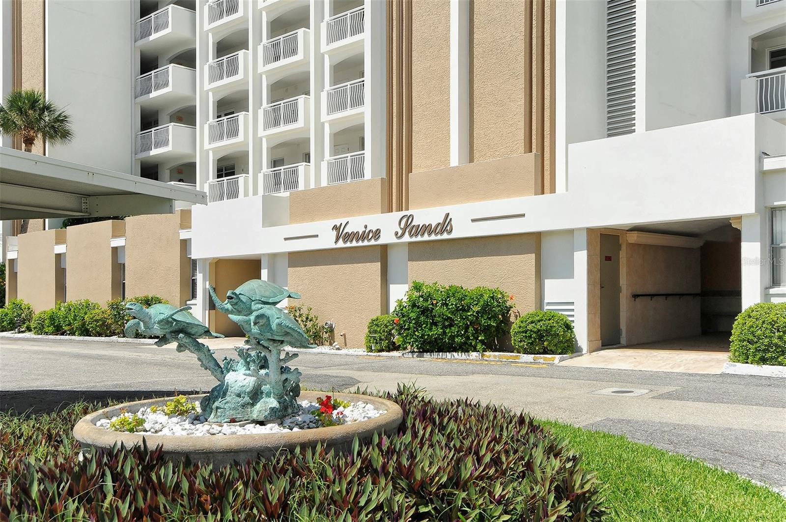 Image 2 of 39 For 633 Alhambra Road 605