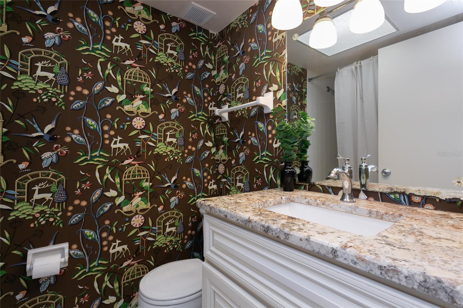 Image 26 of 39 For 633 Alhambra Road 605