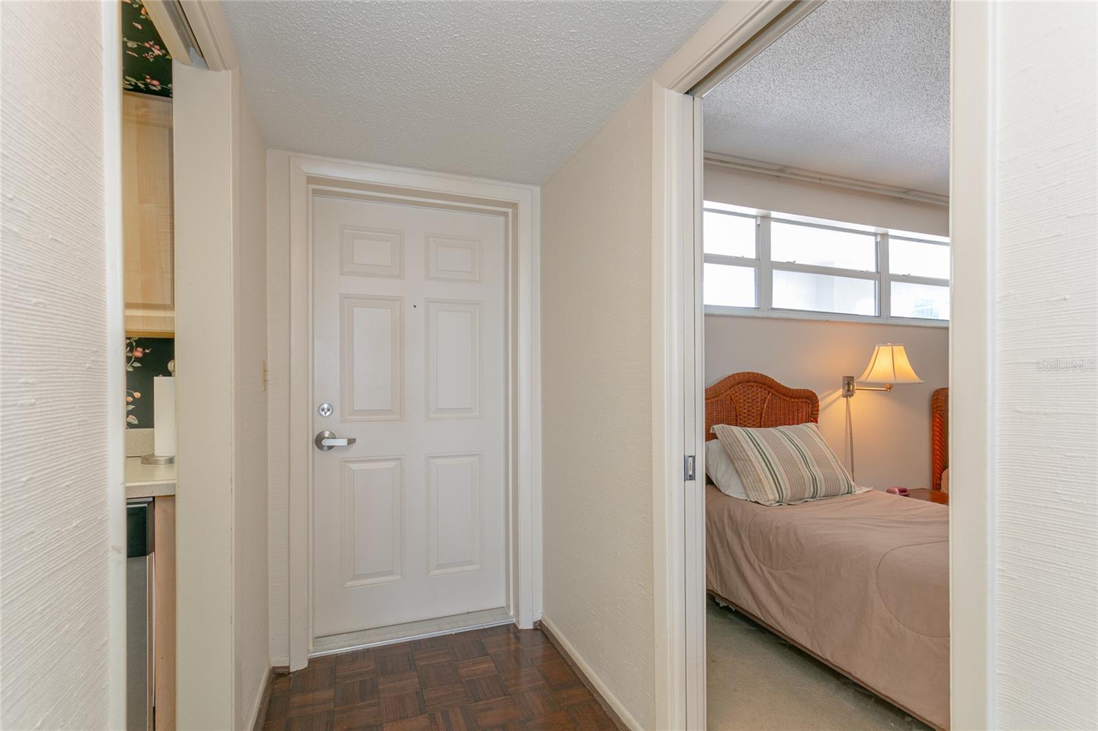 Image 28 of 39 For 633 Alhambra Road 605