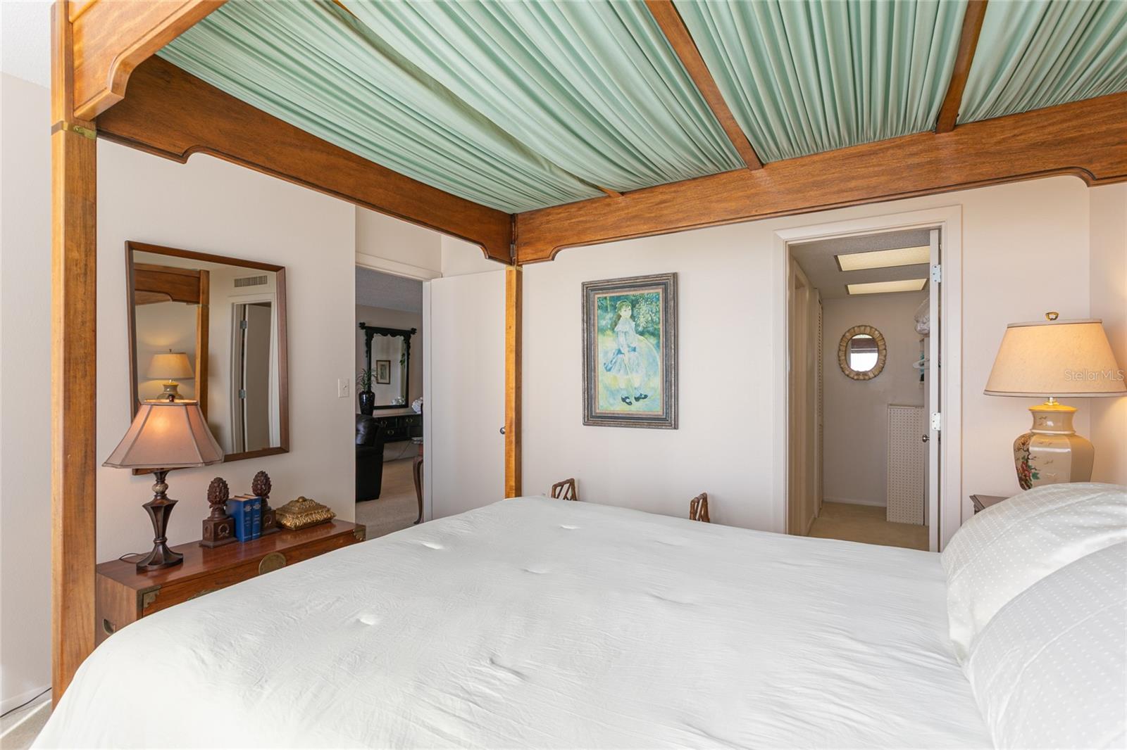 Image 33 of 39 For 633 Alhambra Road 605