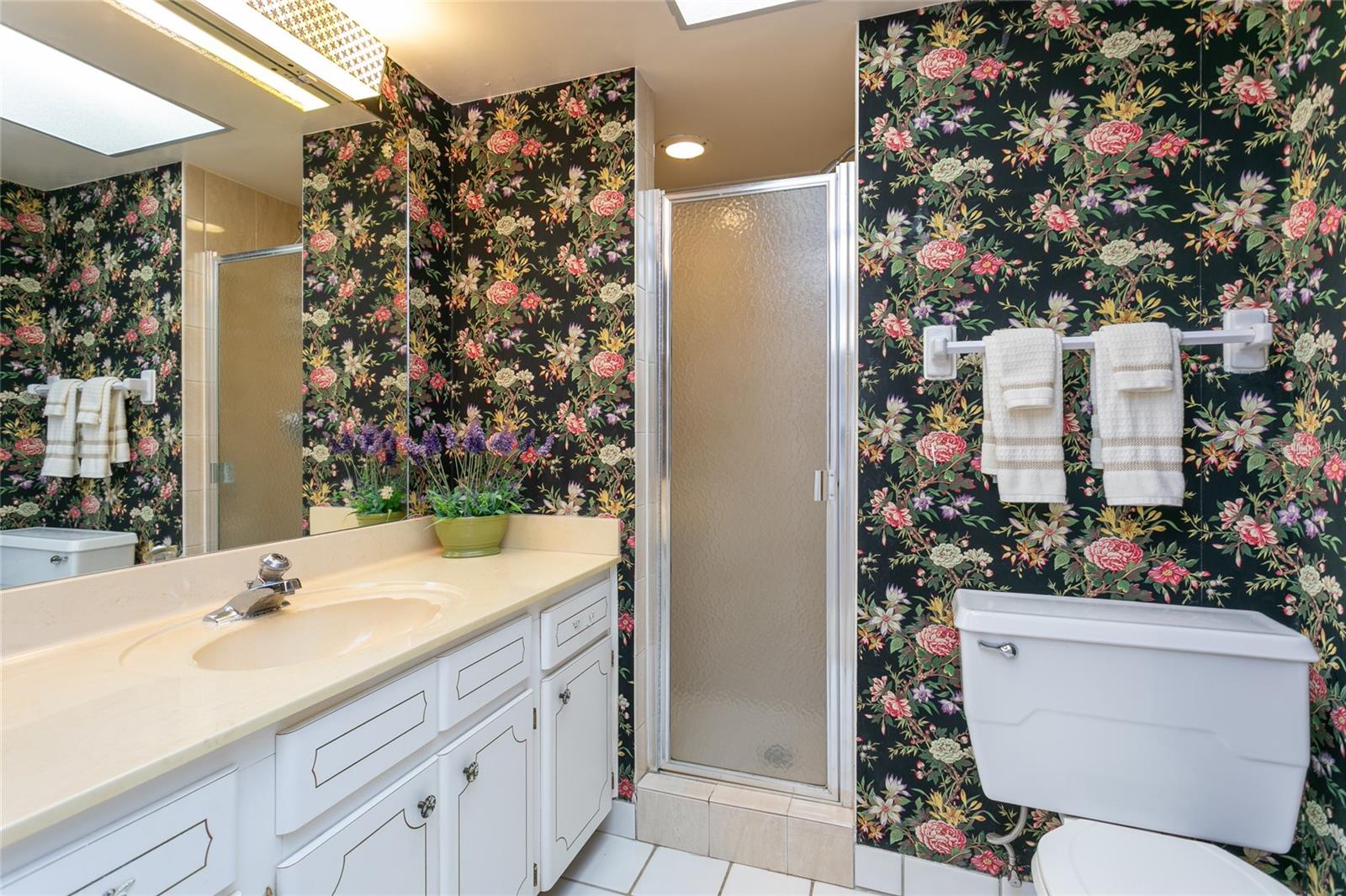 Image 35 of 39 For 633 Alhambra Road 605