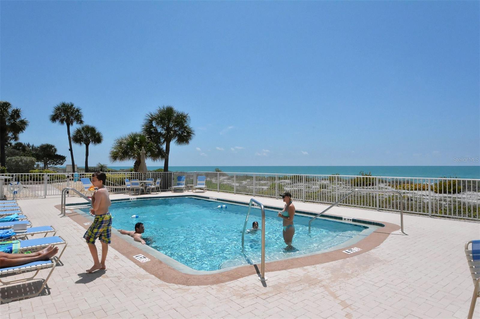 Image 9 of 39 For 633 Alhambra Road 605