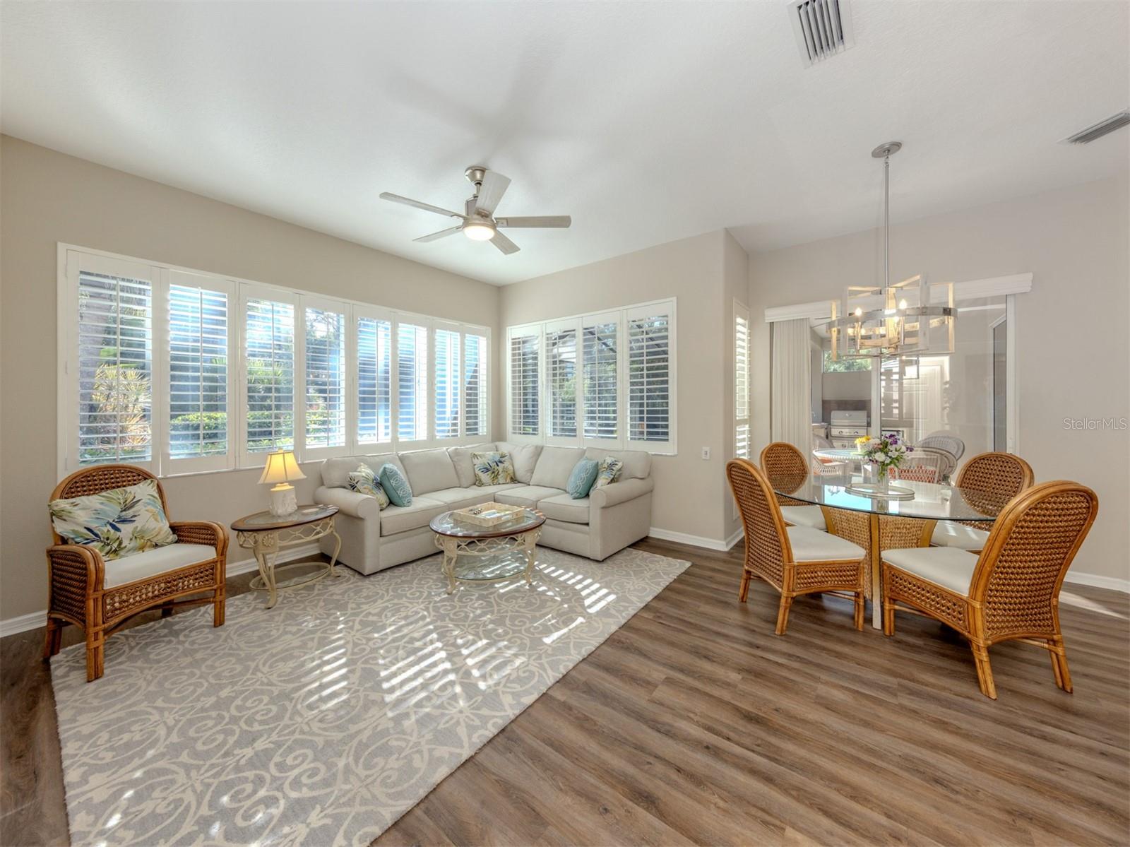 Image 12 of 60 For 355 Melrose Court