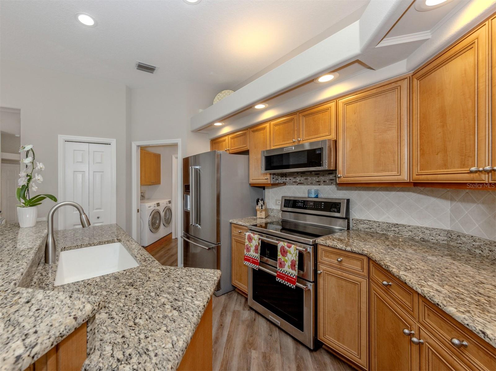 Image 15 of 60 For 355 Melrose Court