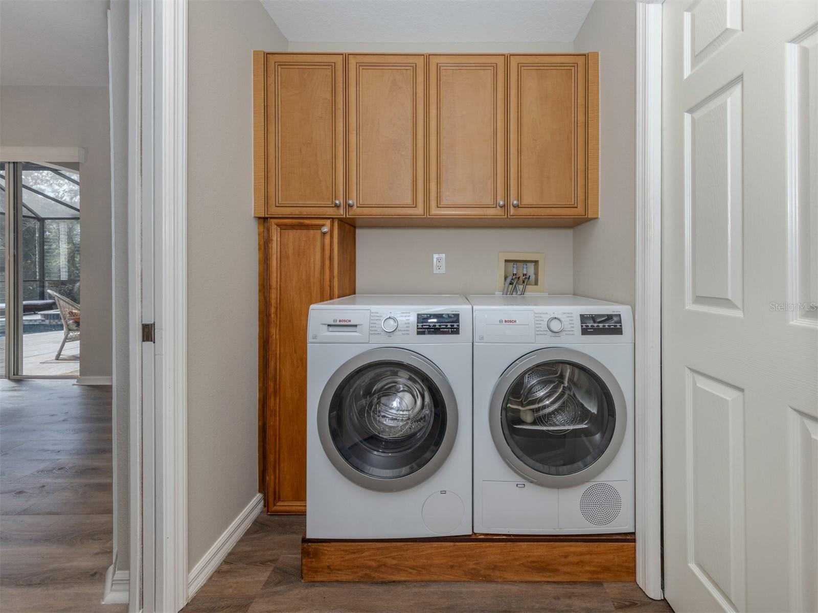 Image 16 of 60 For 355 Melrose Court