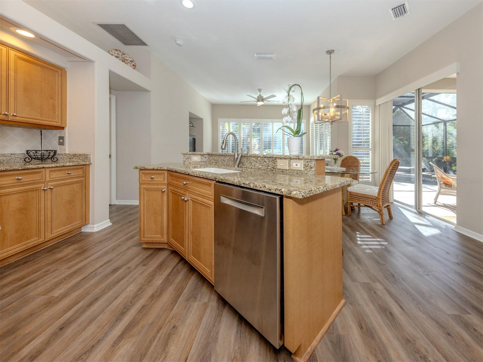 Image 27 of 60 For 355 Melrose Court