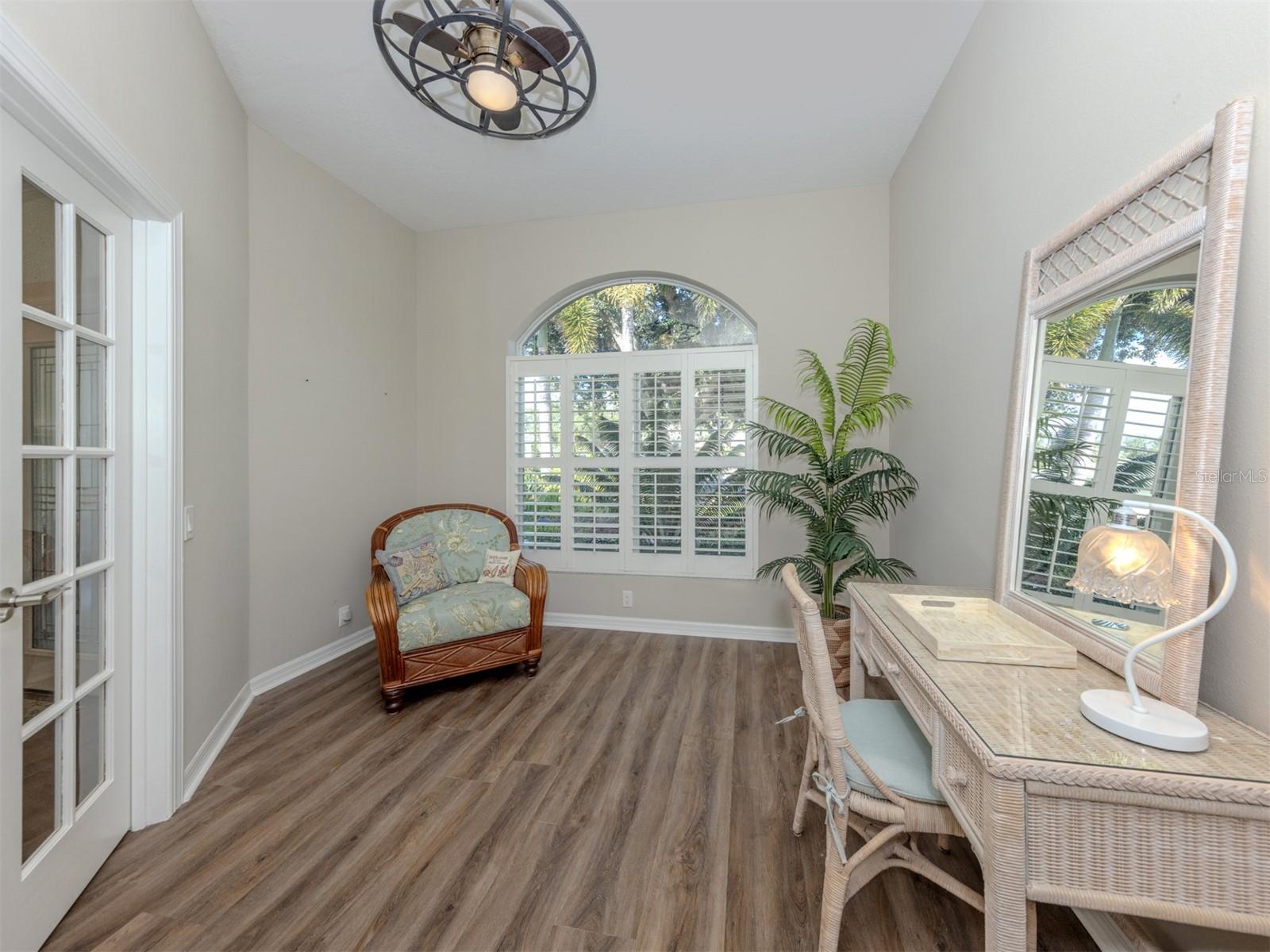 Image 8 of 60 For 355 Melrose Court