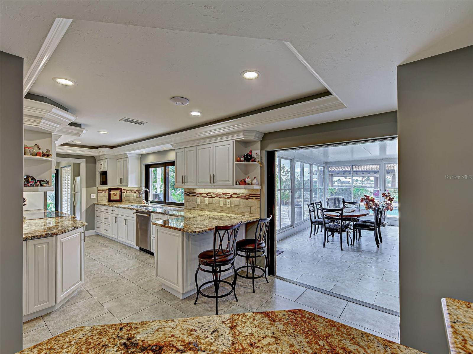 Image 12 of 91 For 107 Free Court Se