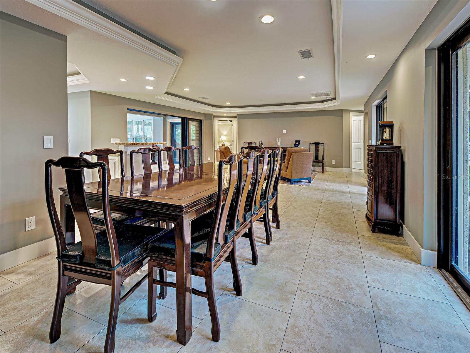 Image 13 of 91 For 107 Free Court Se