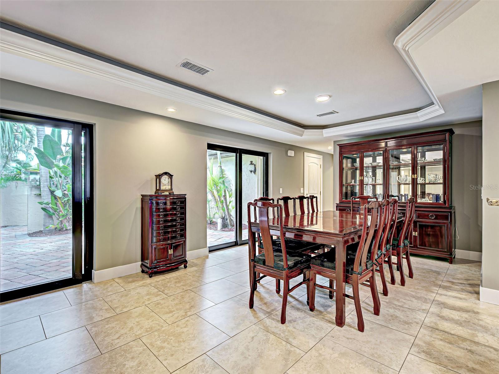 Image 14 of 91 For 107 Free Court Se