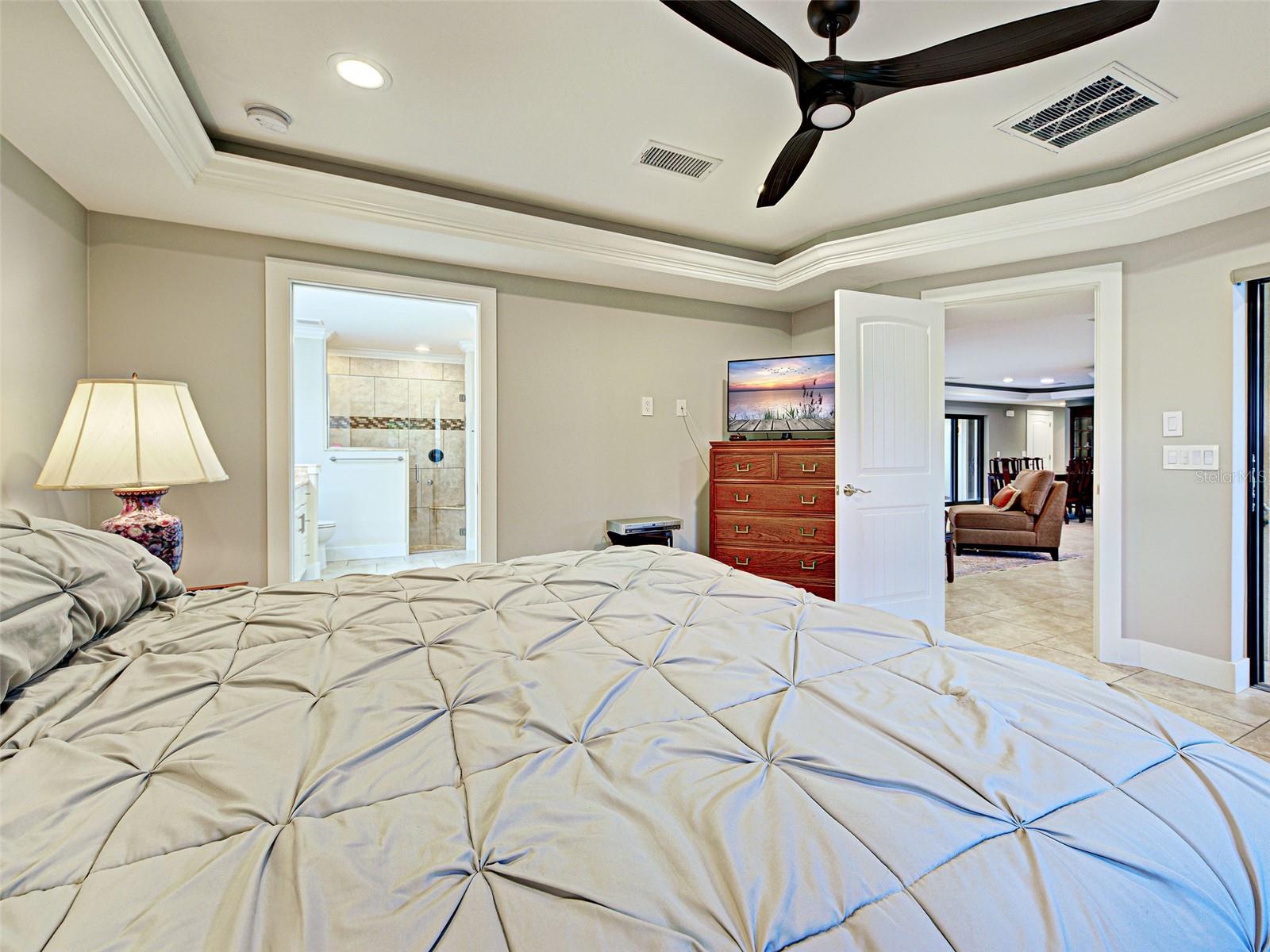 Image 28 of 91 For 107 Free Court Se