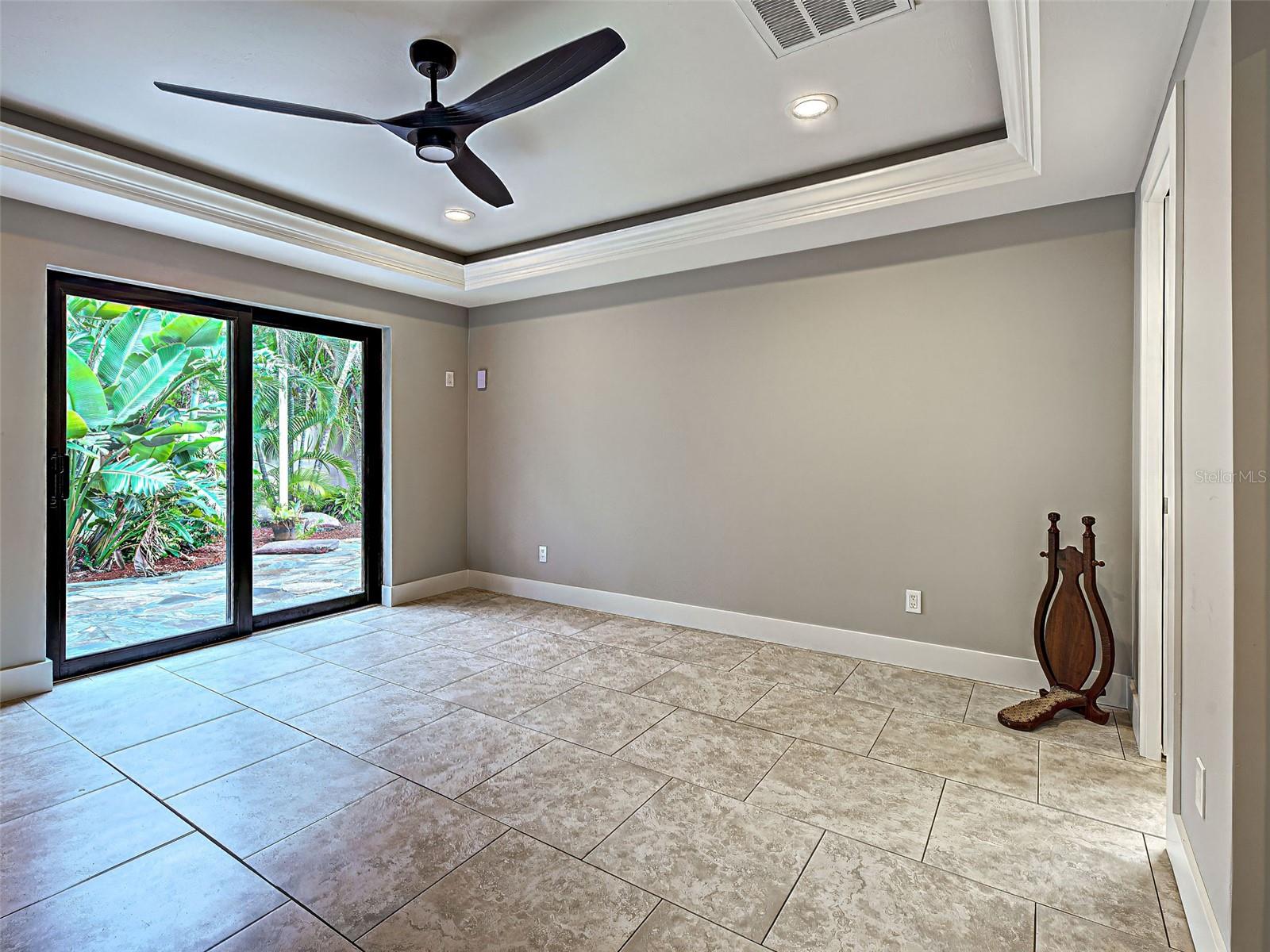 Image 33 of 91 For 107 Free Court Se