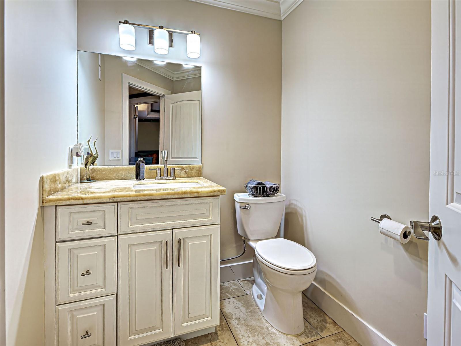 Image 39 of 91 For 107 Free Court Se