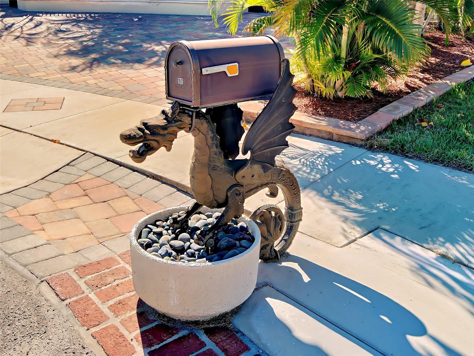 Image 4 of 91 For 107 Free Court Se