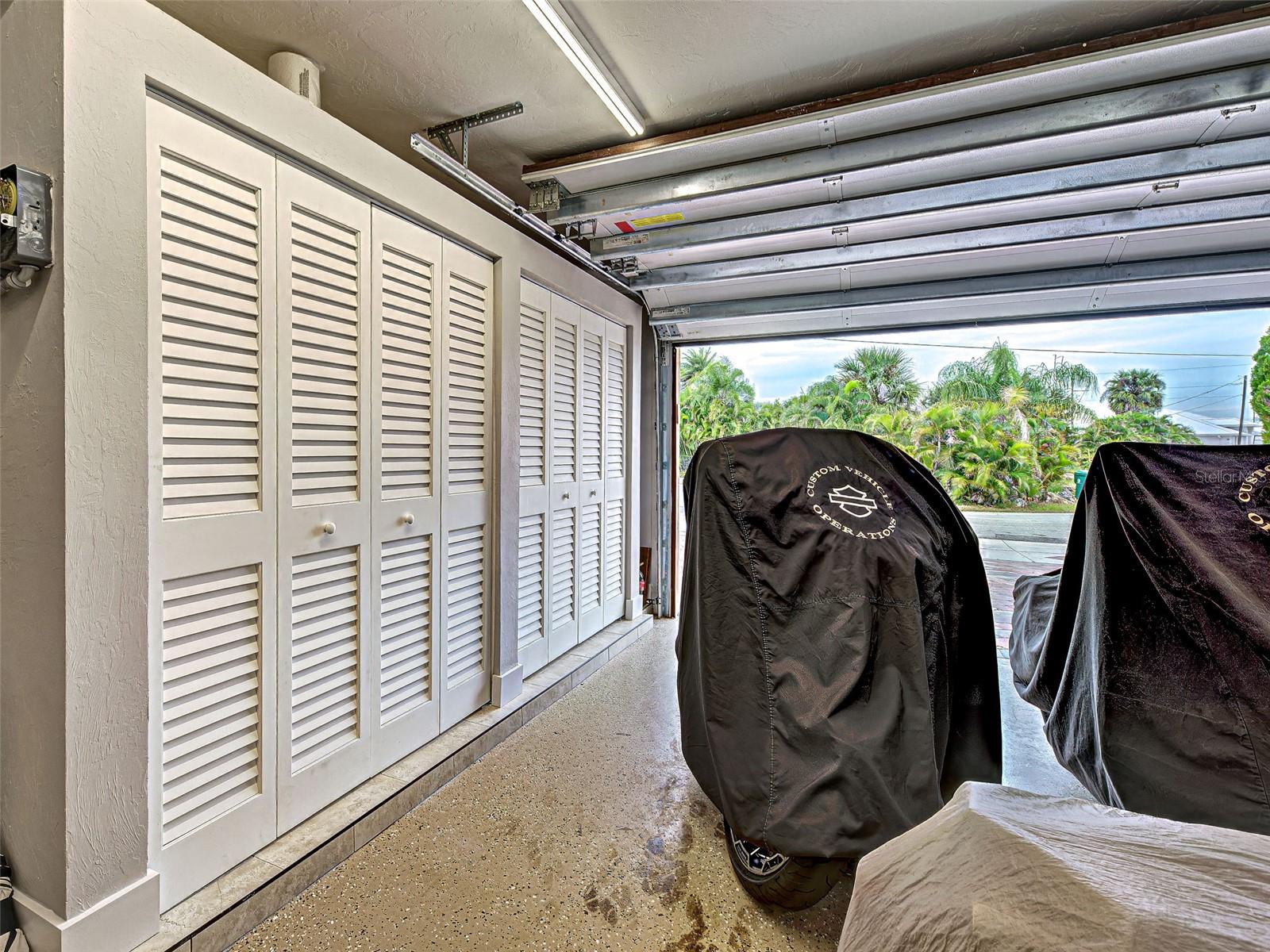 Image 41 of 91 For 107 Free Court Se