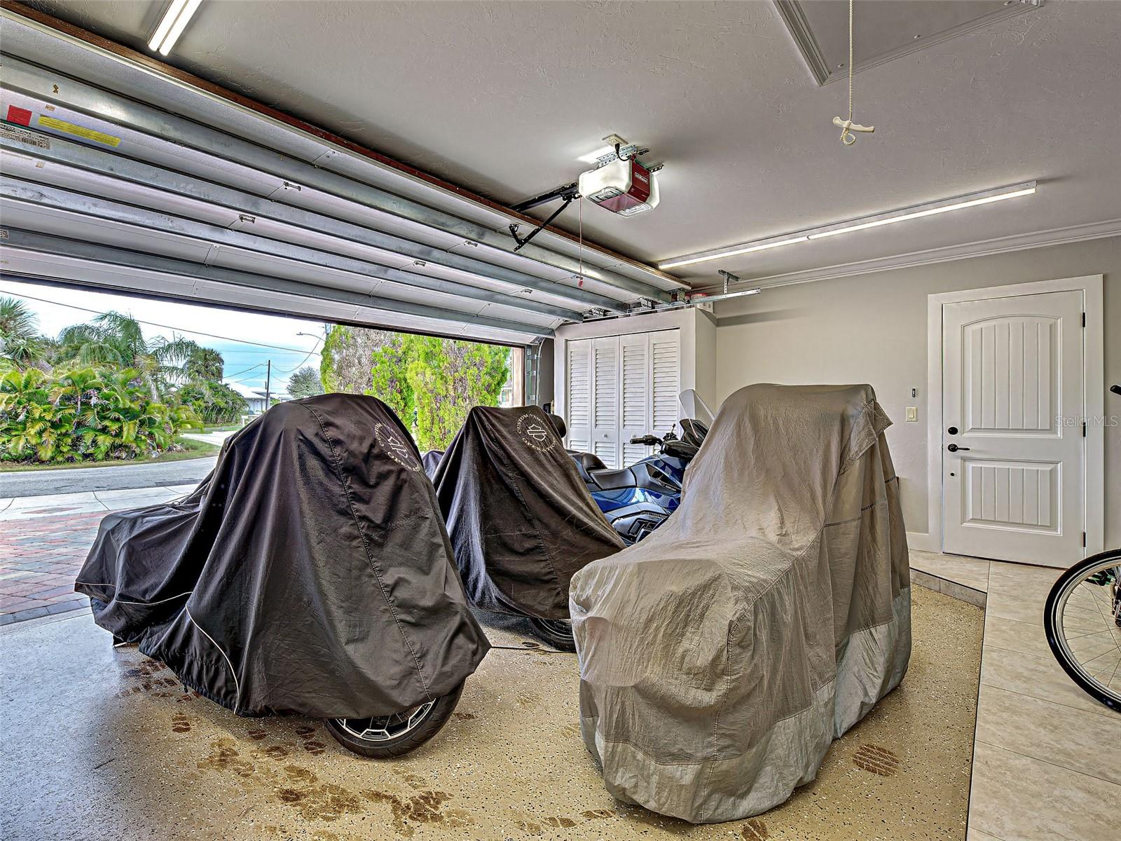 Image 42 of 91 For 107 Free Court Se