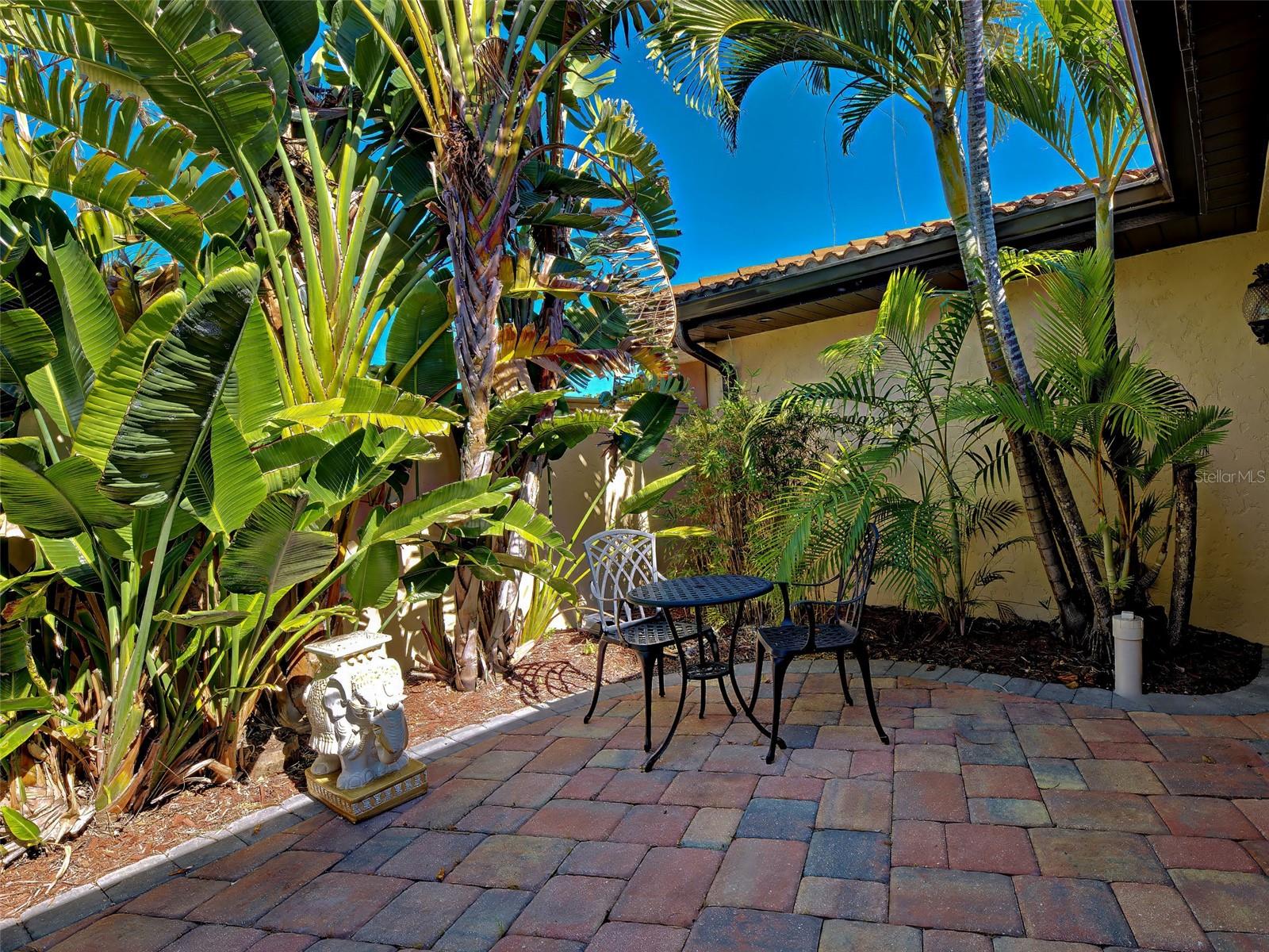 Image 44 of 91 For 107 Free Court Se