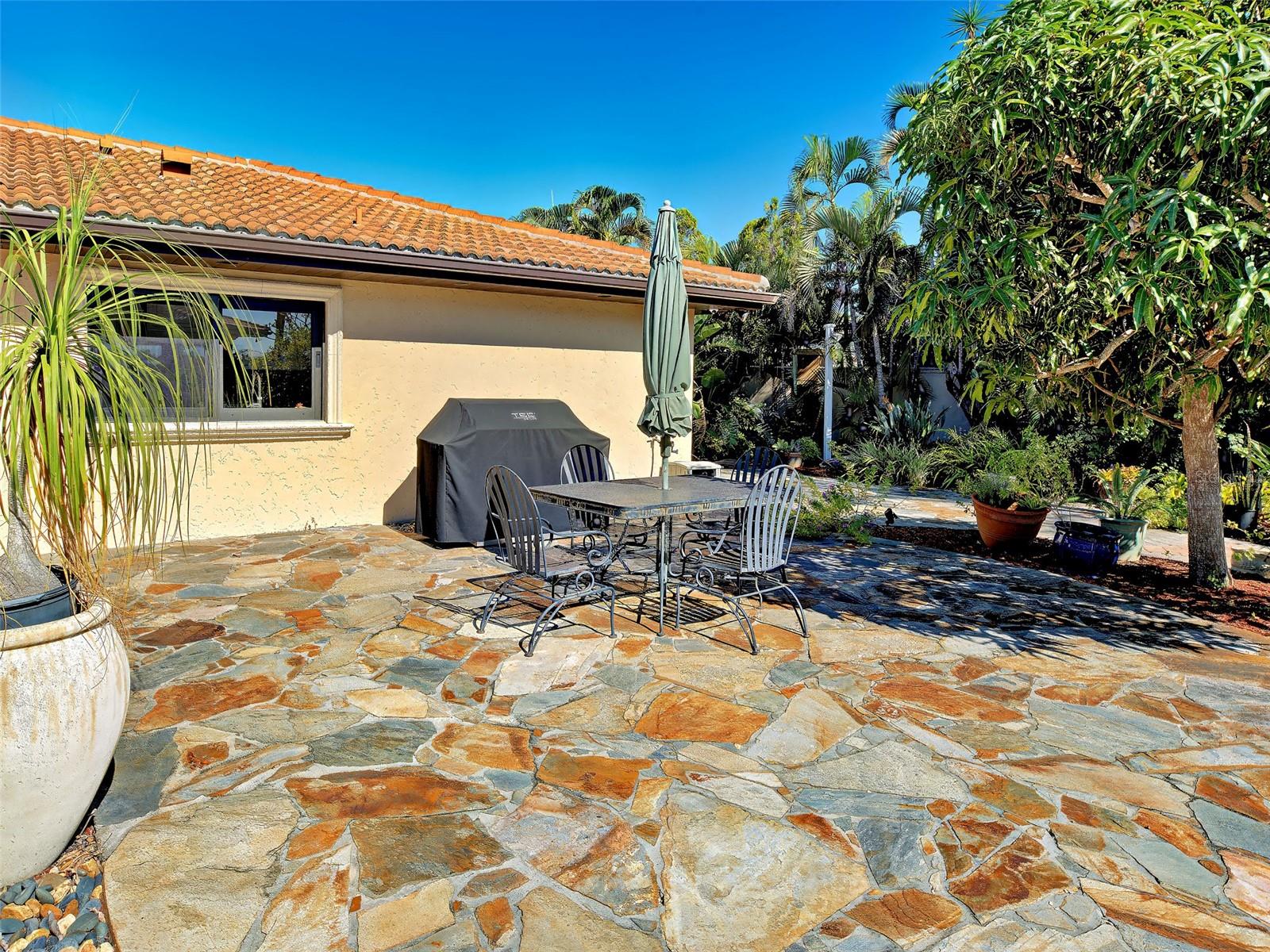 Image 49 of 91 For 107 Free Court Se