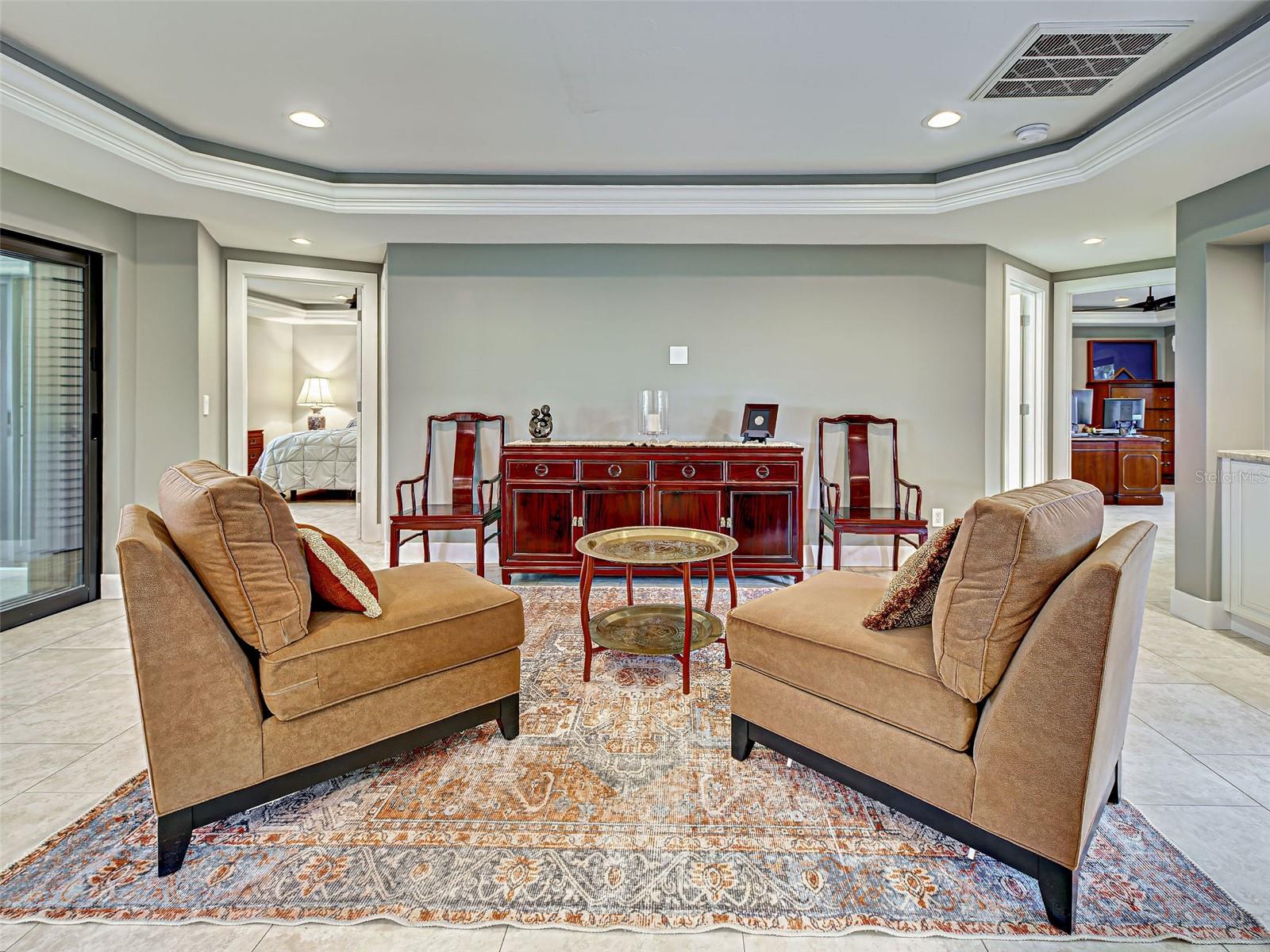 Image 5 of 91 For 107 Free Court Se