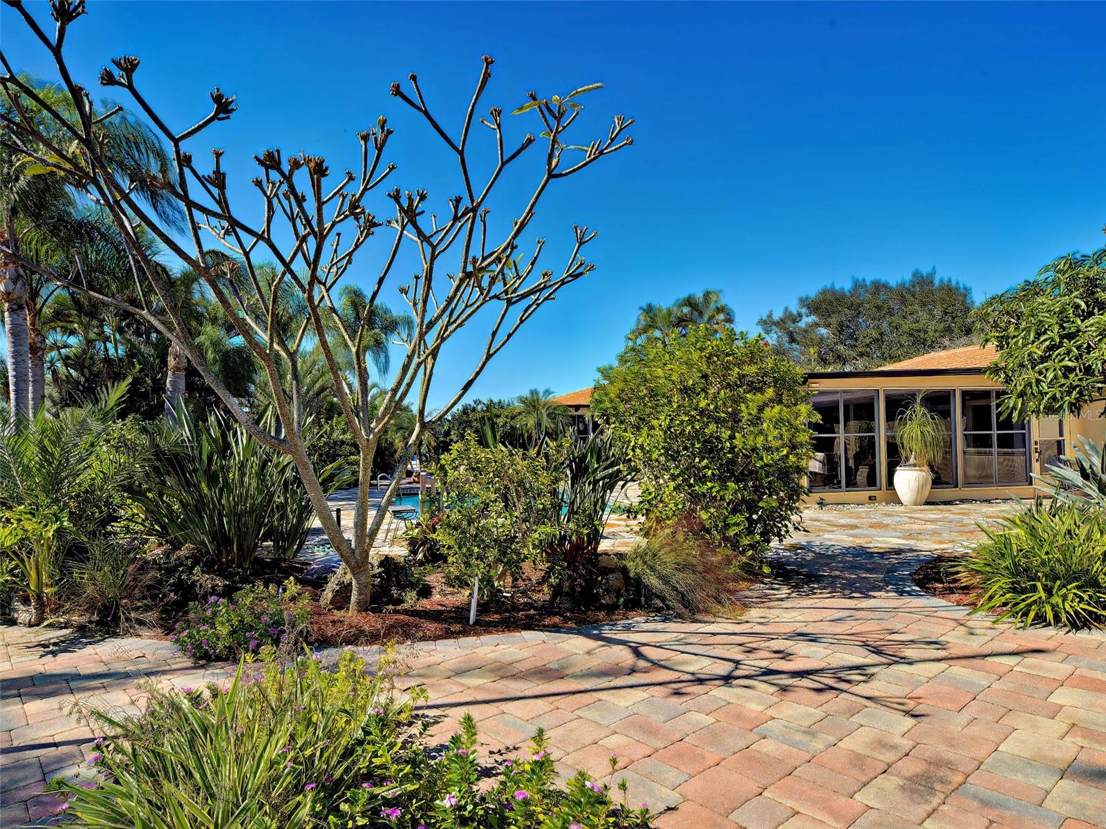 Image 51 of 91 For 107 Free Court Se