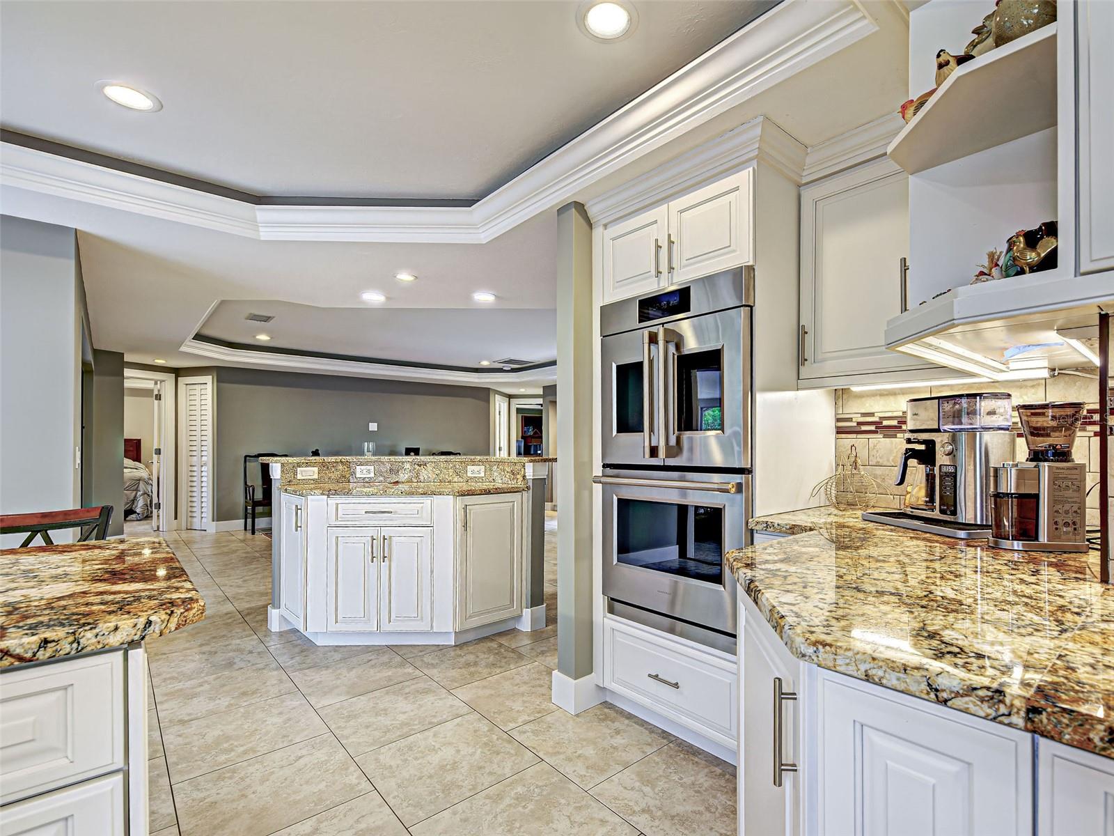 Image 6 of 91 For 107 Free Court Se