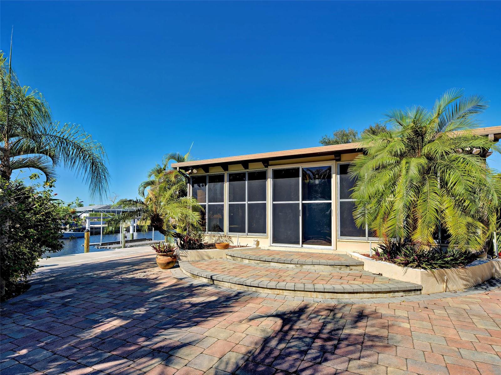 Image 87 of 91 For 107 Free Court Se