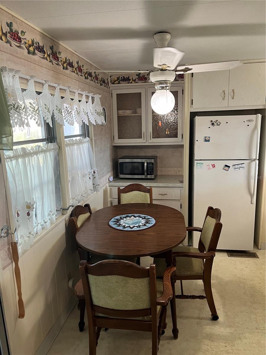 Image 11 of 27 For 219 Como Drive