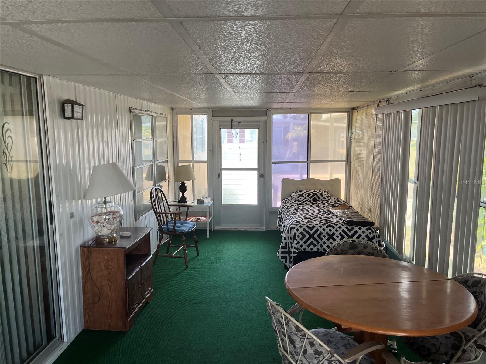 Image 14 of 27 For 219 Como Drive