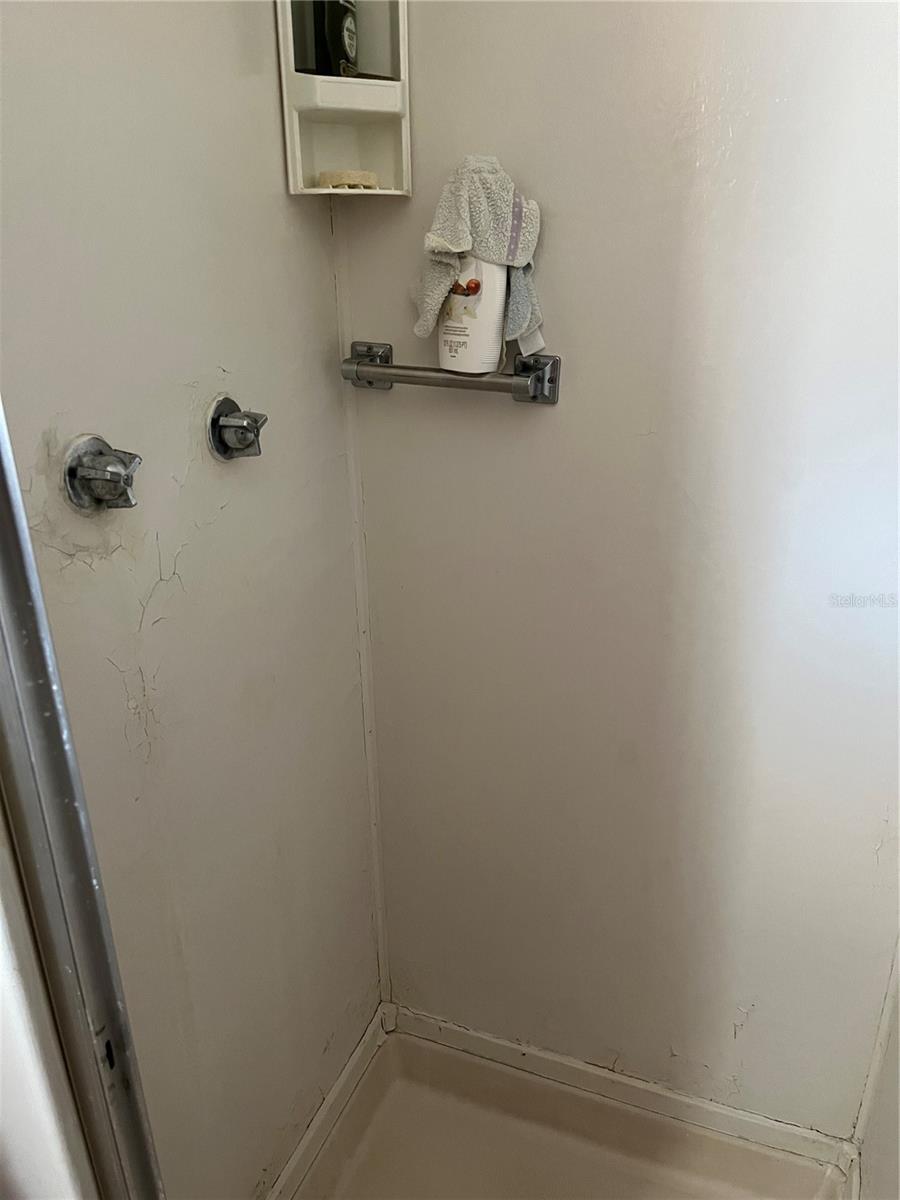 Image 22 of 27 For 219 Como Drive