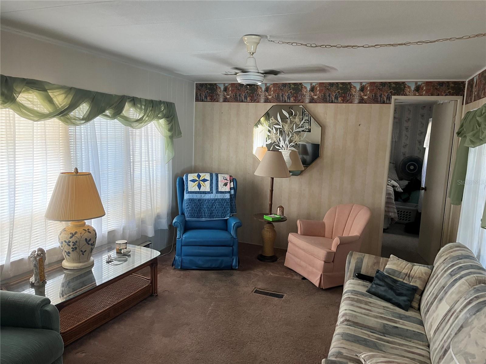 Image 5 of 27 For 219 Como Drive