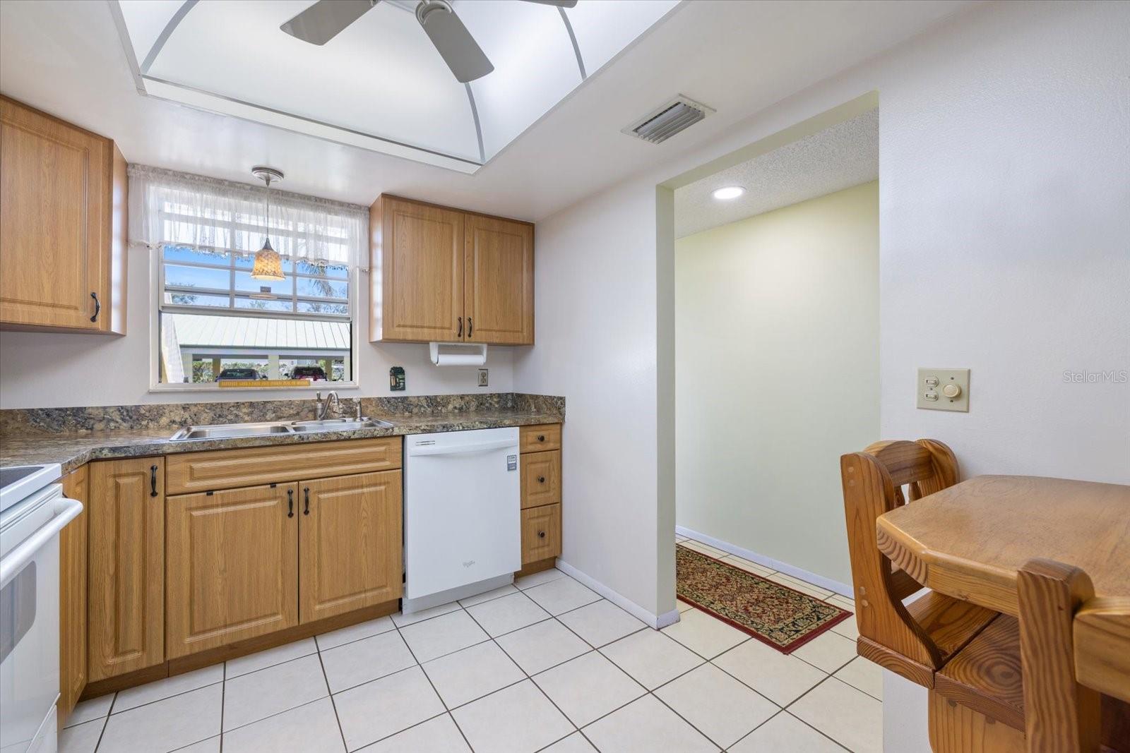 Image 10 of 48 For 944 Capri Isles Boulevard 103