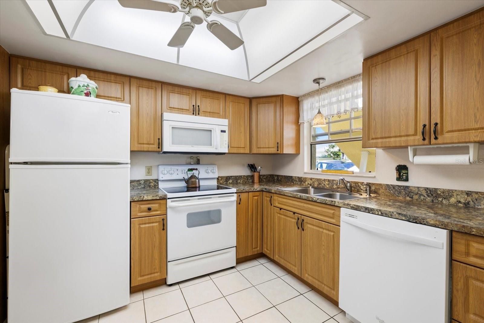 Image 12 of 48 For 944 Capri Isles Boulevard 103