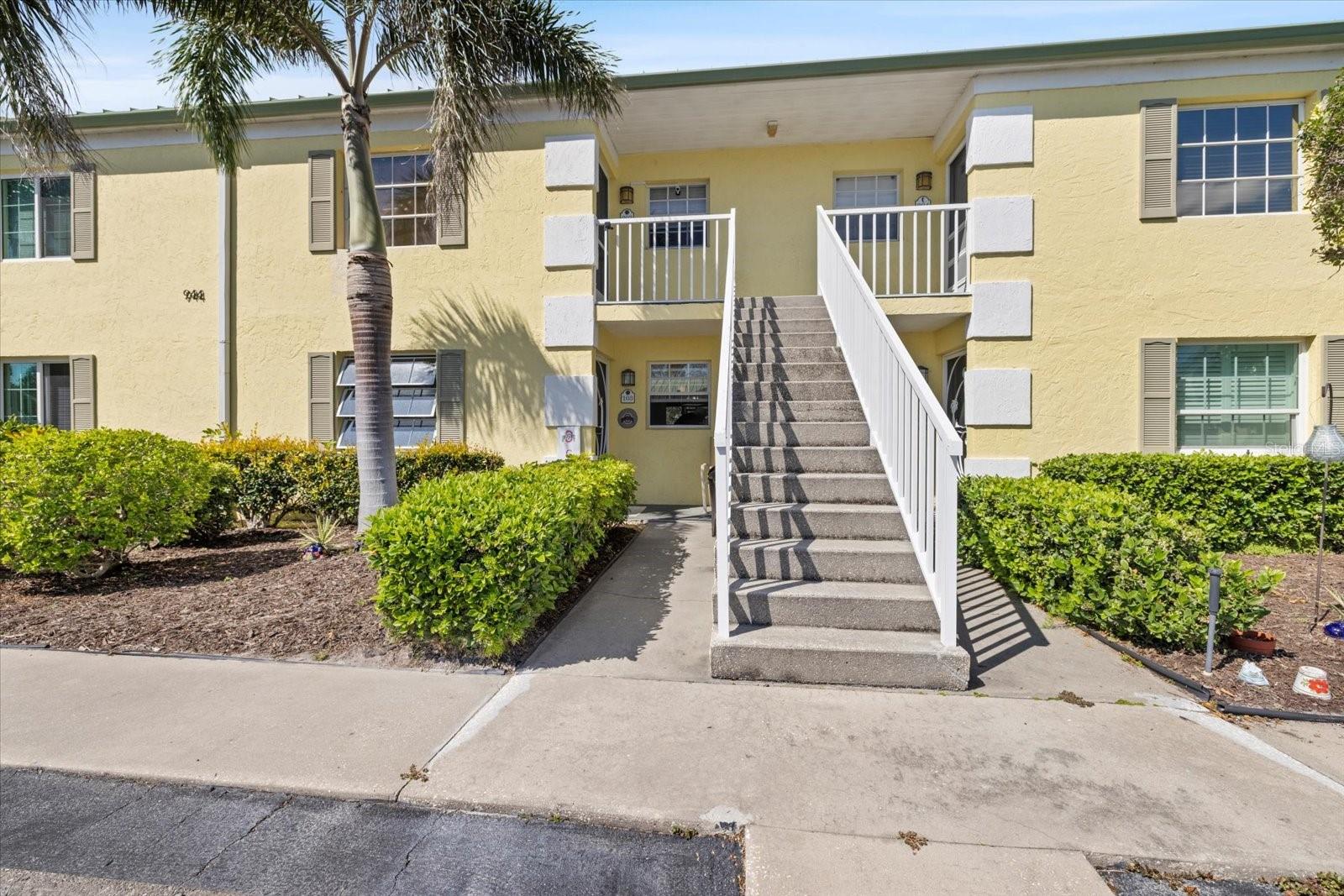 Image 5 of 48 For 944 Capri Isles Boulevard 103