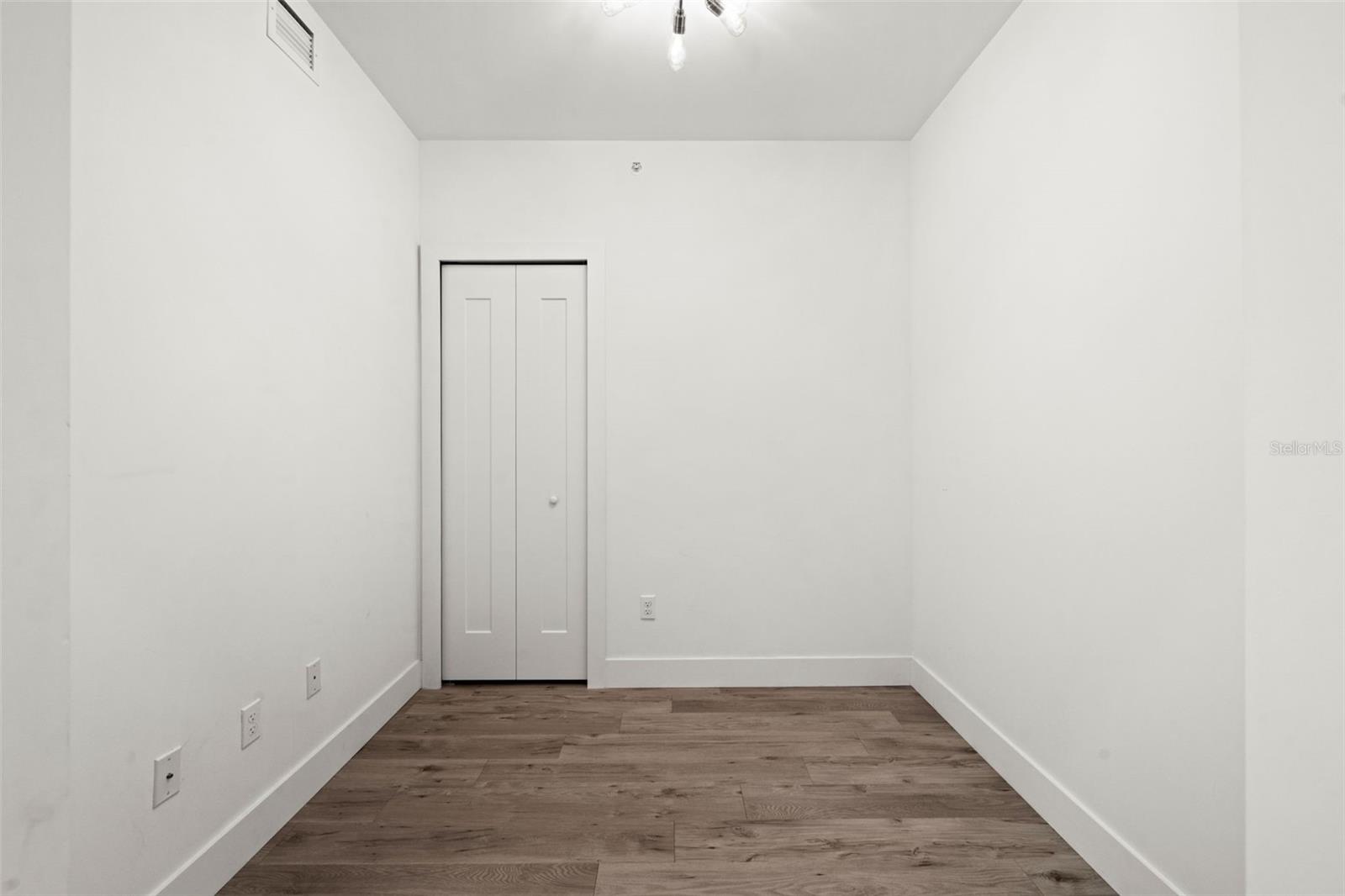 Image 24 of 43 For 1703 Tamiami Trail 303