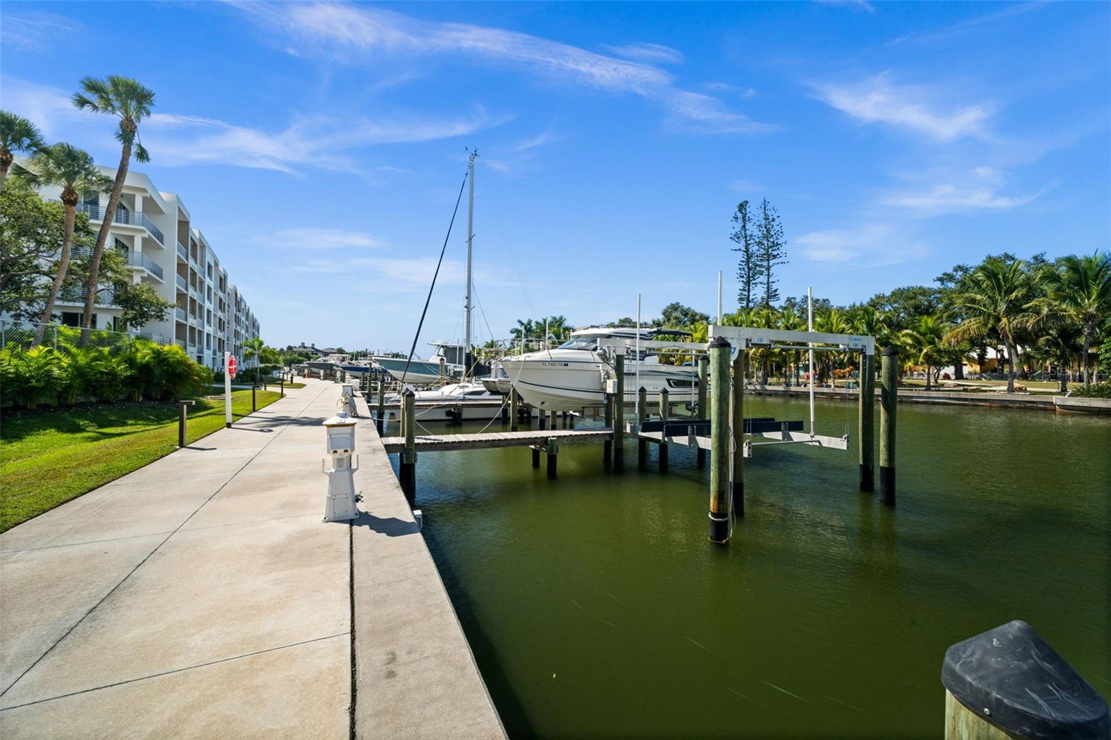 Image 32 of 43 For 1703 Tamiami Trail 303