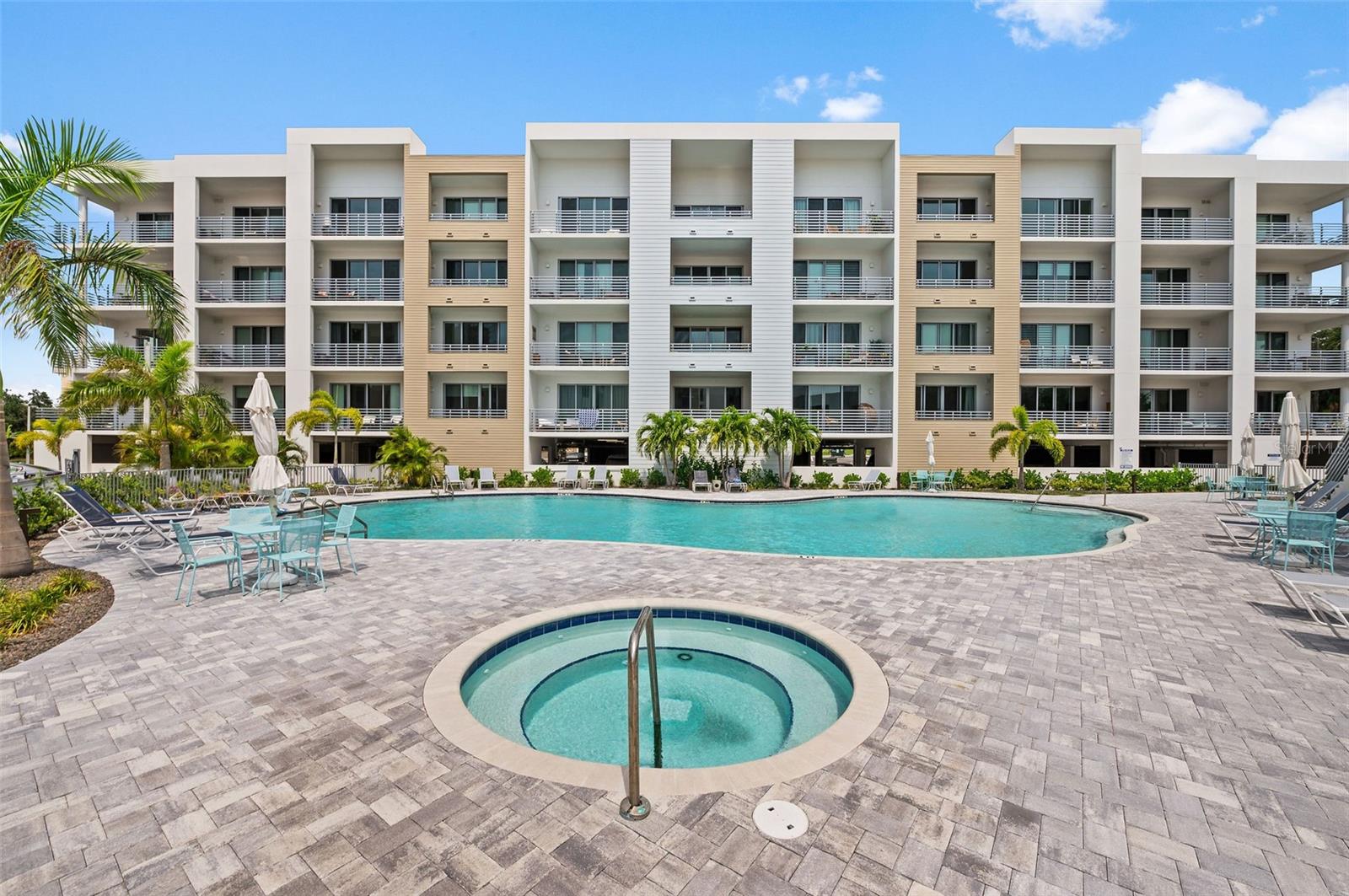 Image 39 of 43 For 1703 Tamiami Trail 303