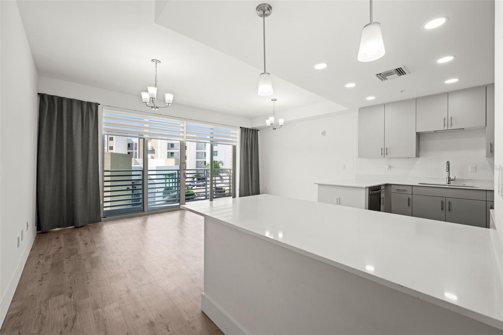 Image 6 of 43 For 1703 Tamiami Trail 303