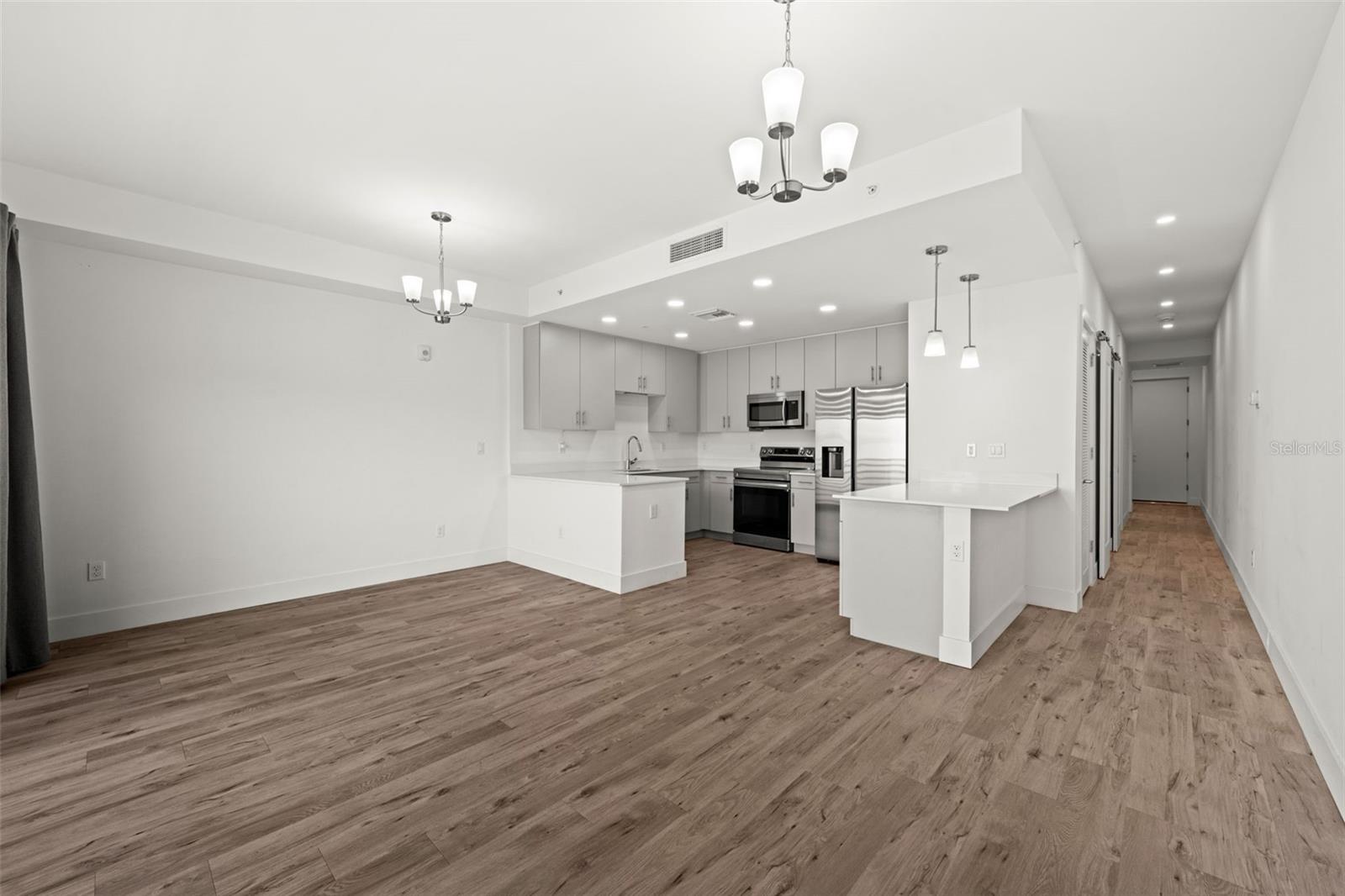 Image 9 of 43 For 1703 Tamiami Trail 303