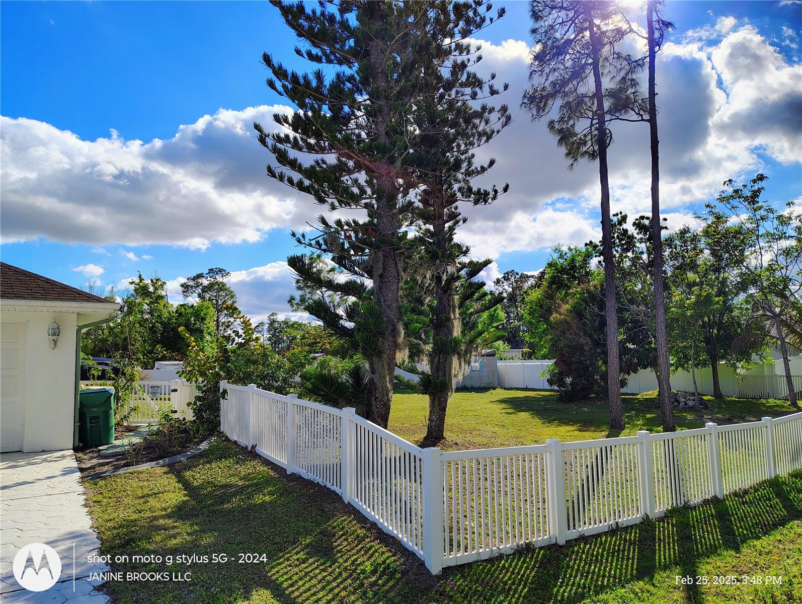 Image 4 of 26 For 23495 Altman Avenue