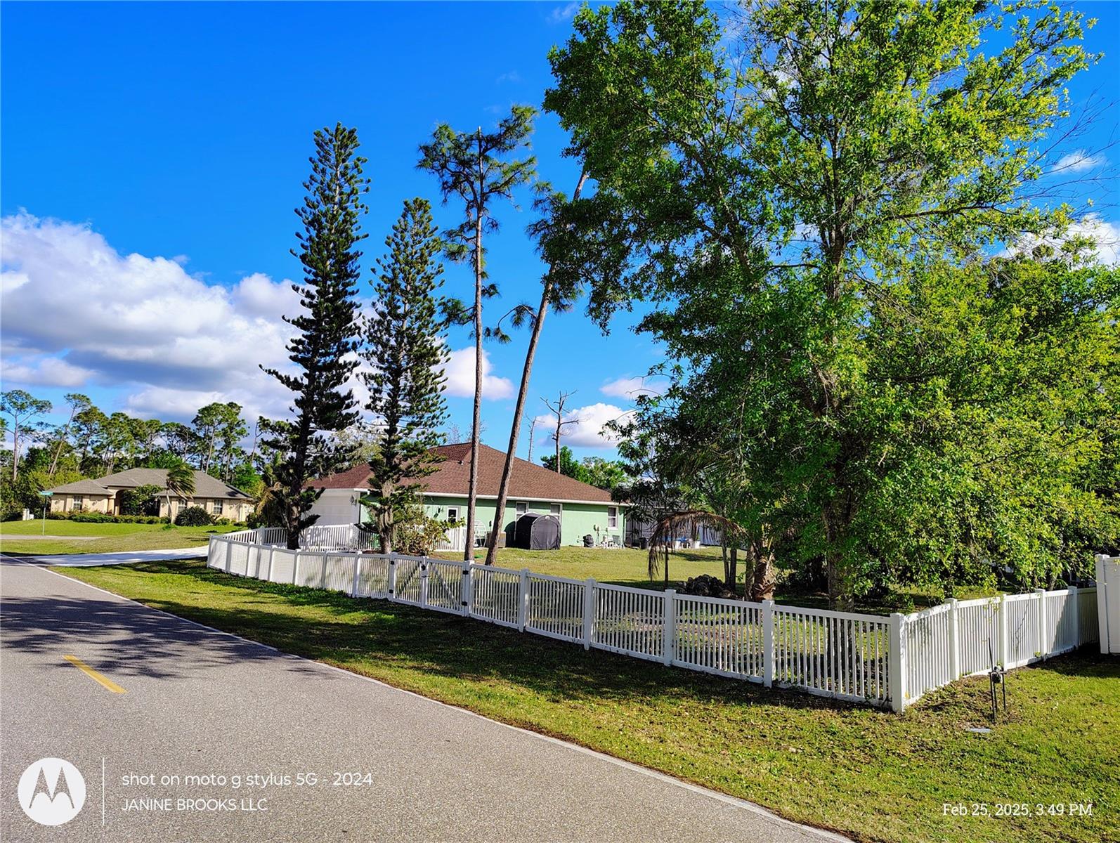 Image 5 of 26 For 23495 Altman Avenue