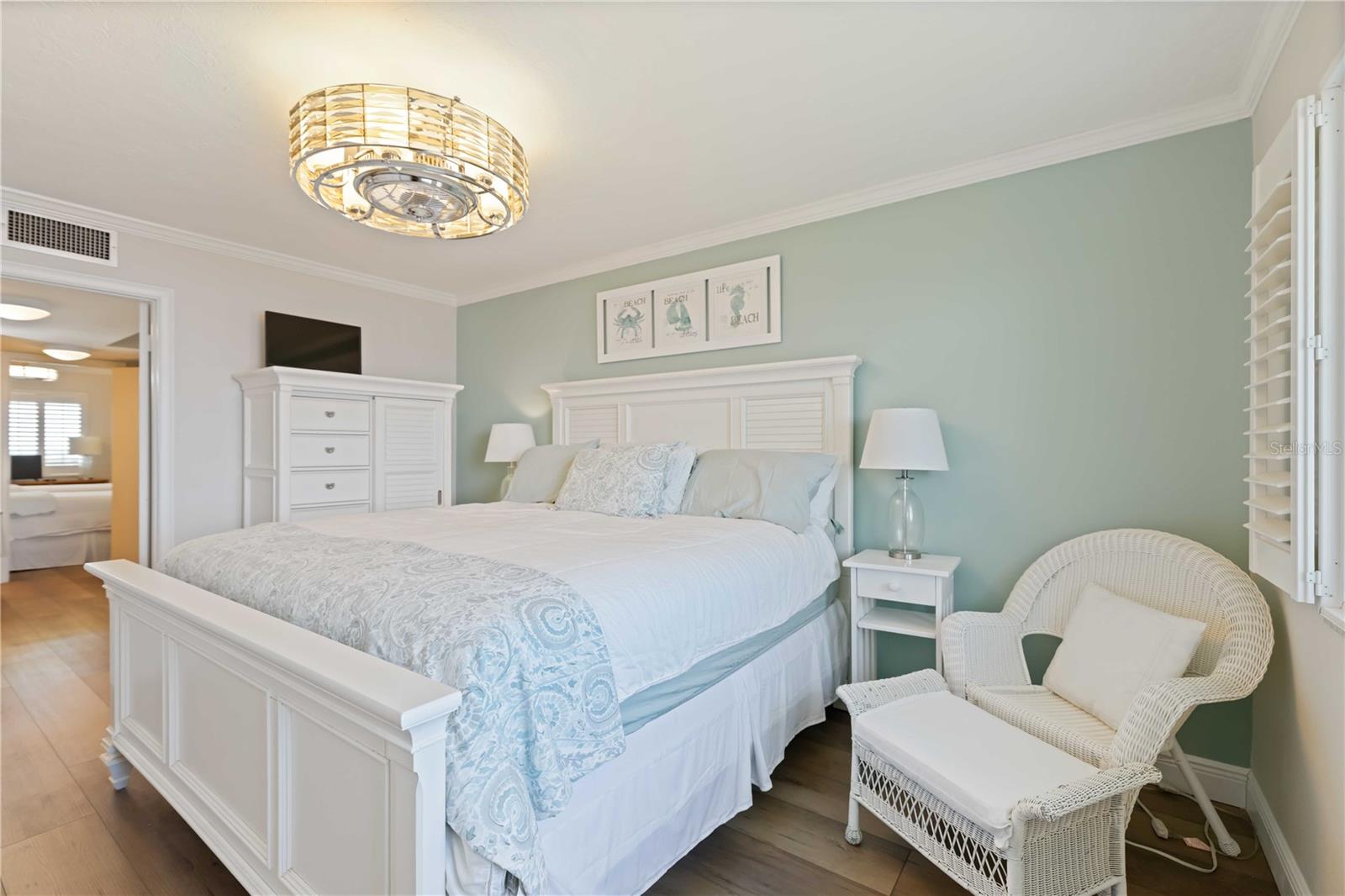 Image 25 of 55 For 1500 Park Beach Circle 6c