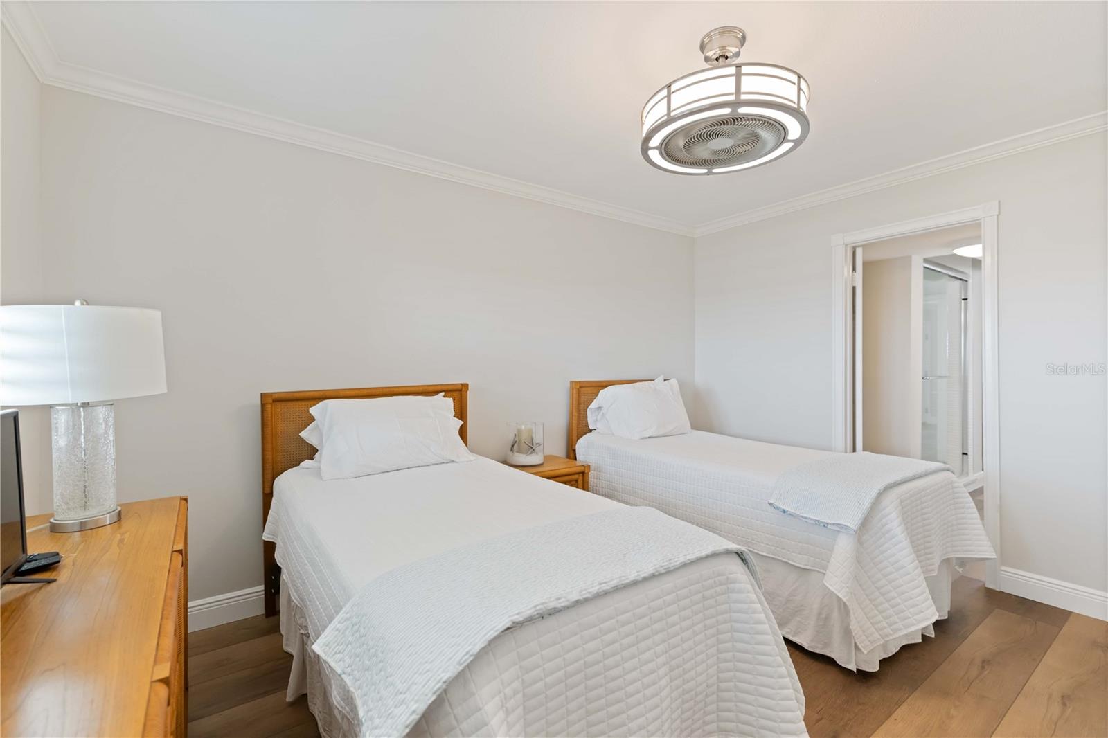 Image 29 of 55 For 1500 Park Beach Circle 6c