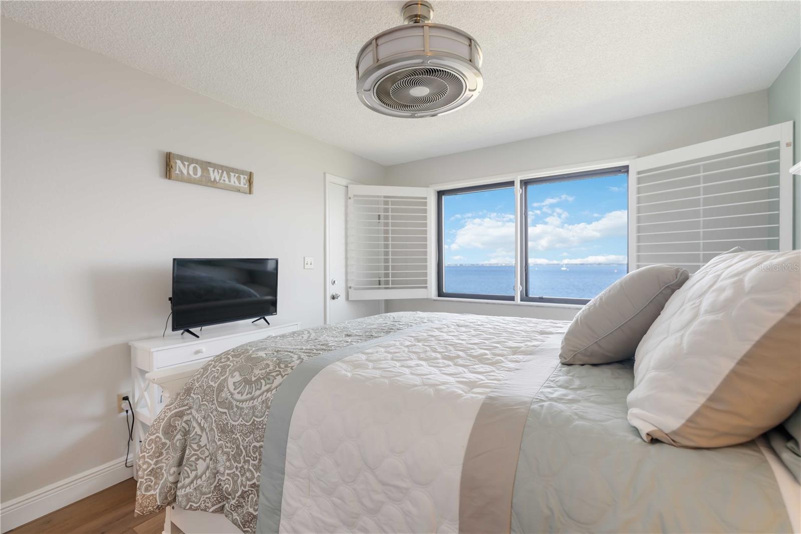 Image 31 of 55 For 1500 Park Beach Circle 6c