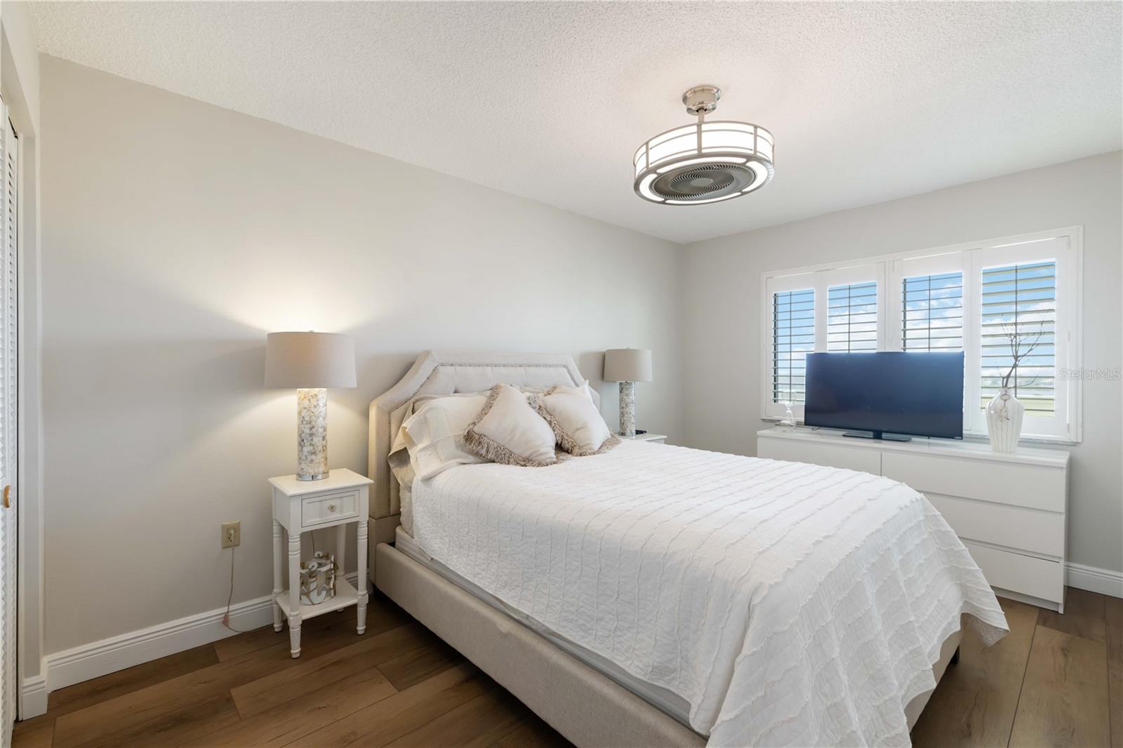 Image 32 of 55 For 1500 Park Beach Circle 6c