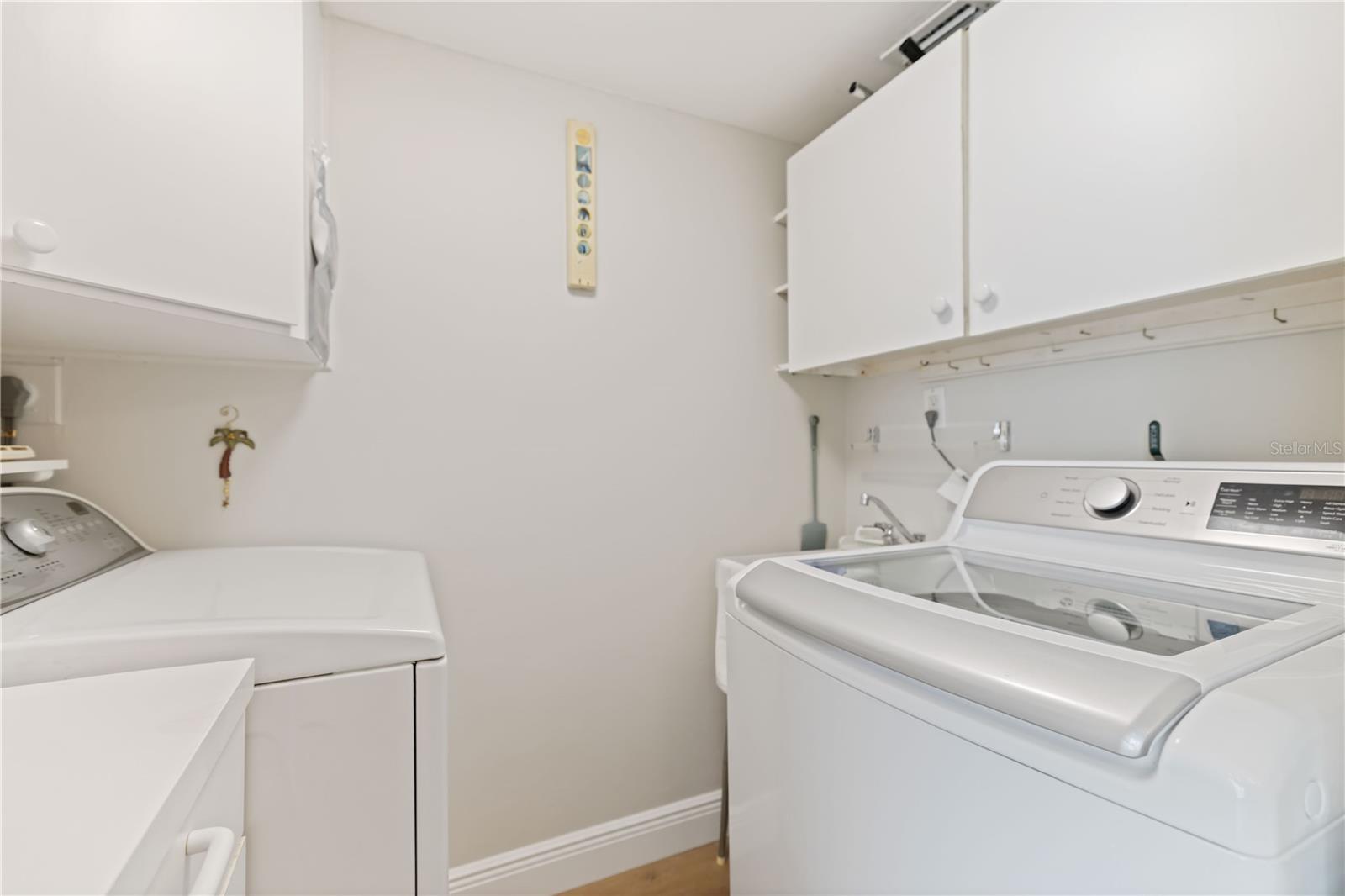 Image 35 of 55 For 1500 Park Beach Circle 6c