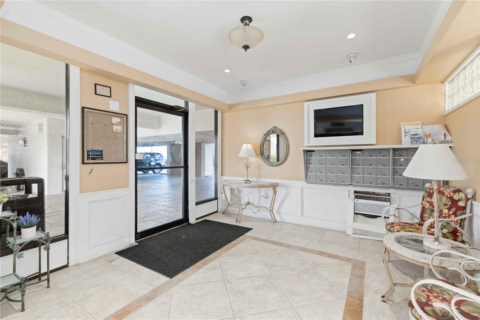 Image 5 of 55 For 1500 Park Beach Circle 6c