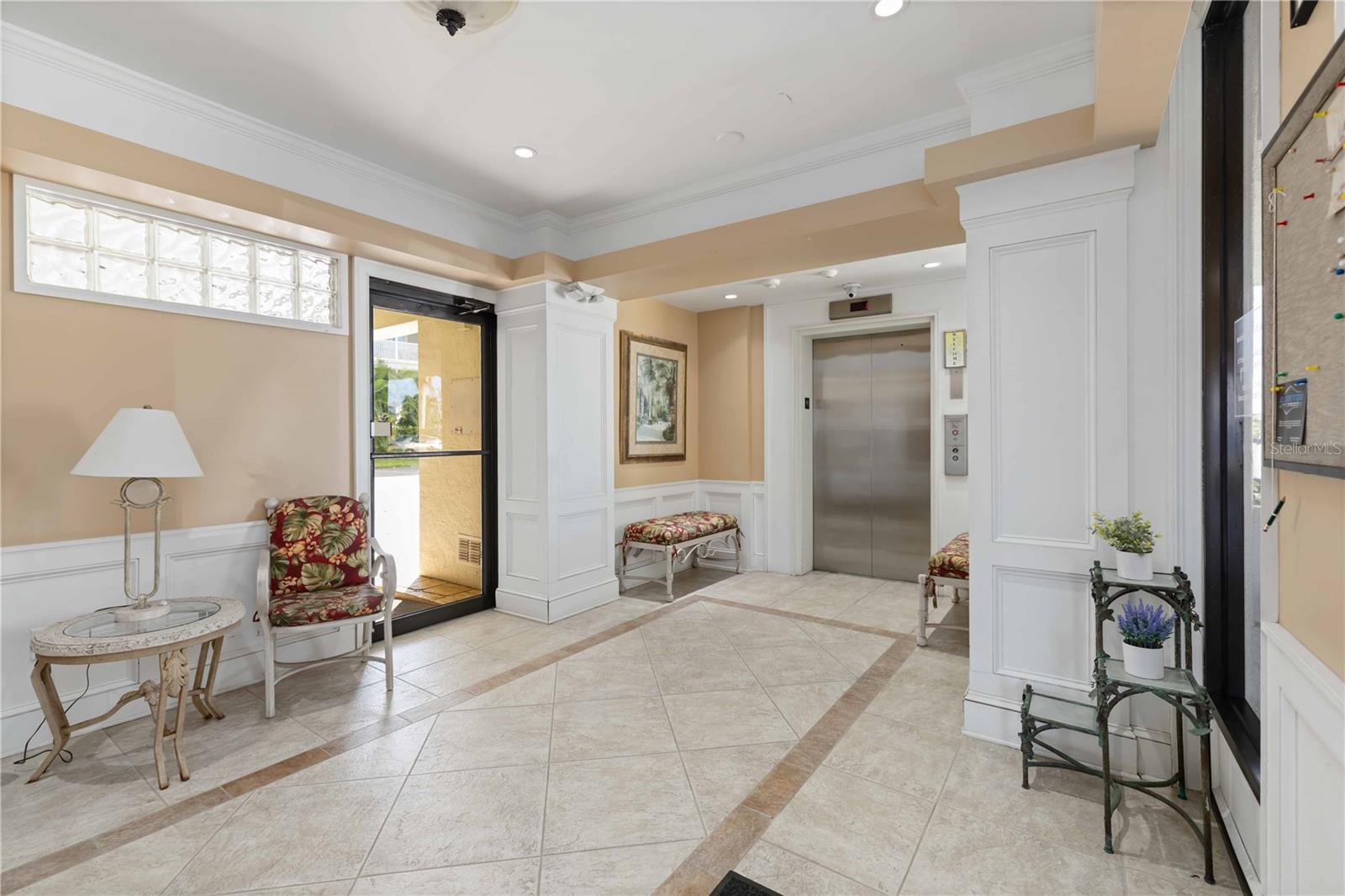 Image 6 of 55 For 1500 Park Beach Circle 6c